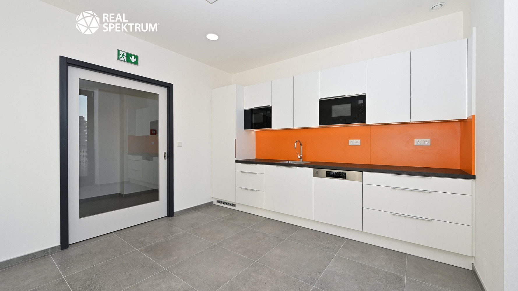 Pronájem kanceláře 64 m² – fotografie 5