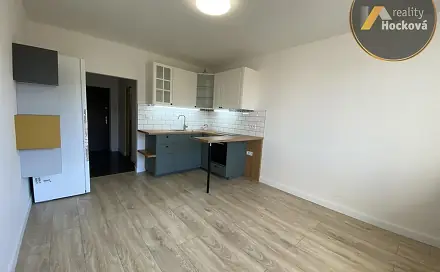 Pronájem bytu 1+kk 27 m², Unhošťská, Kladno - Kročehlavy