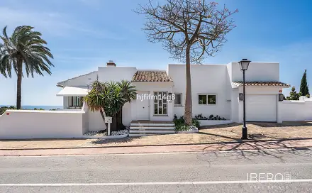 Prodej domu 253 m² s pozemkem 545 m², Nueva Andalucía, Španělsko