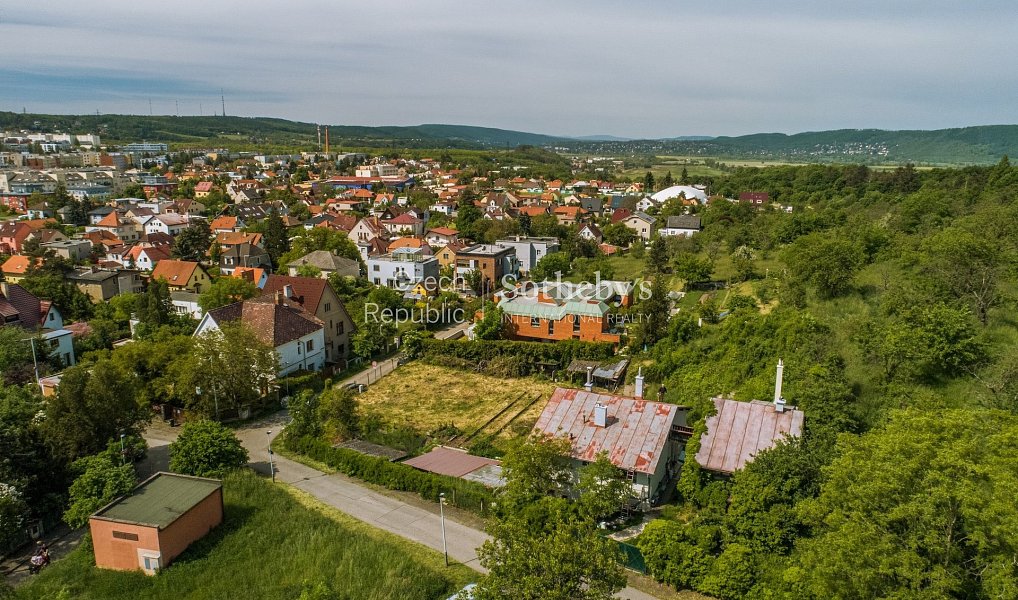 Prodej stavebního pozemku 1 204 m², Praha – náhled fotky 11