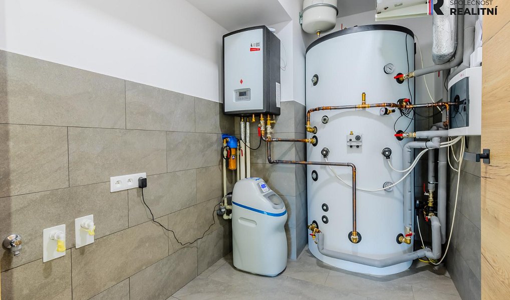 Prodej domu 200 m² s pozemkem 900 m², Veltrusy – náhled fotky 28