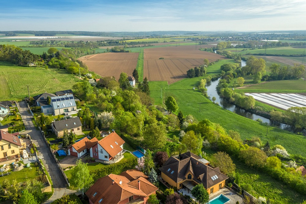 Prodej stavebního pozemku 1 364 m² – pohled 3