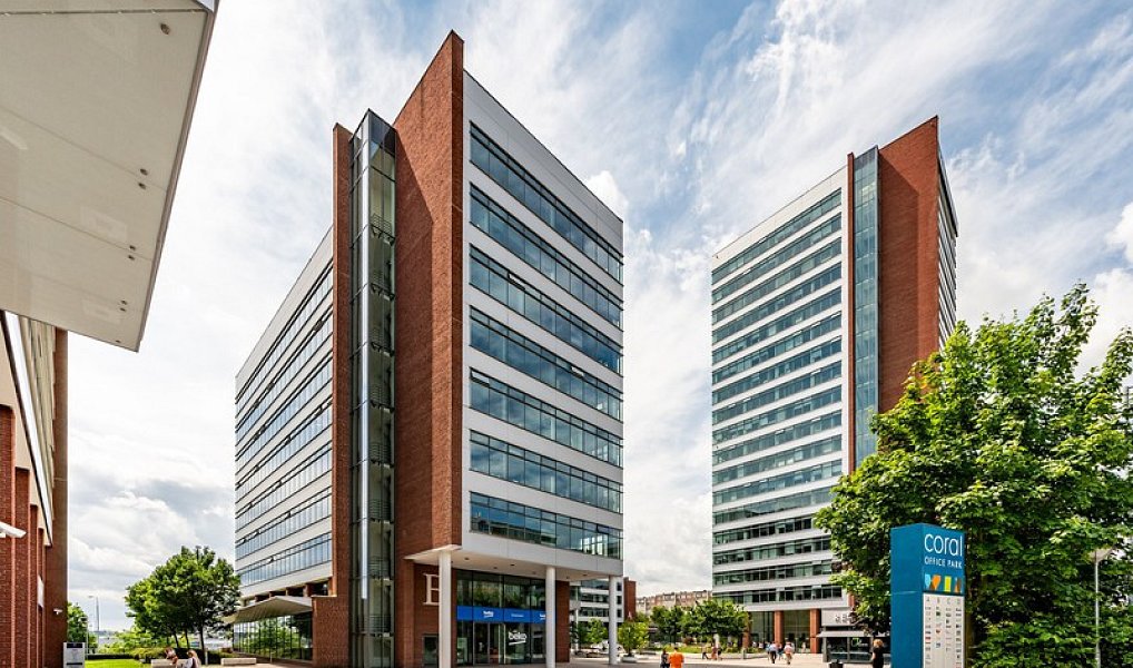 Pronájem kanceláře 256 m², Praha – fotka 1 z 10
