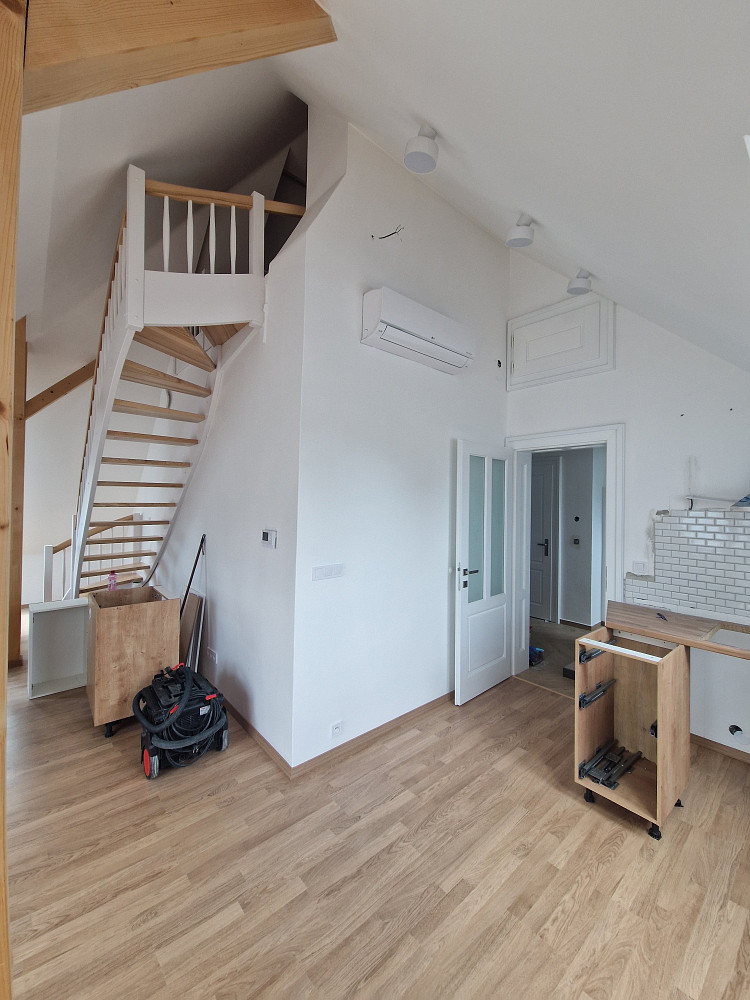 Pronájem bytu 2+kk 68 m² – pohled 2