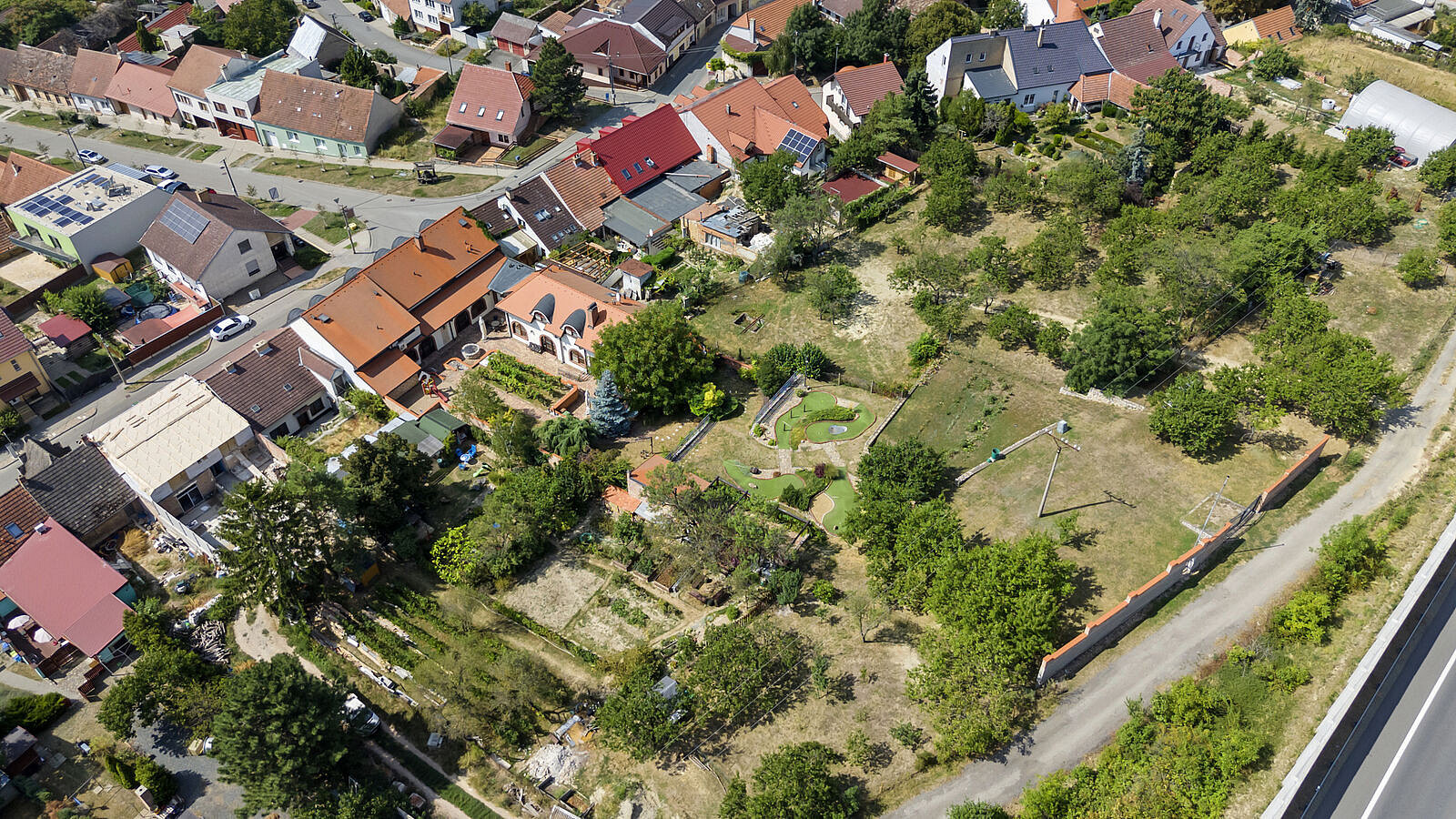 Prodej ubytovacího objektu 1 000 m² – fotografie 4