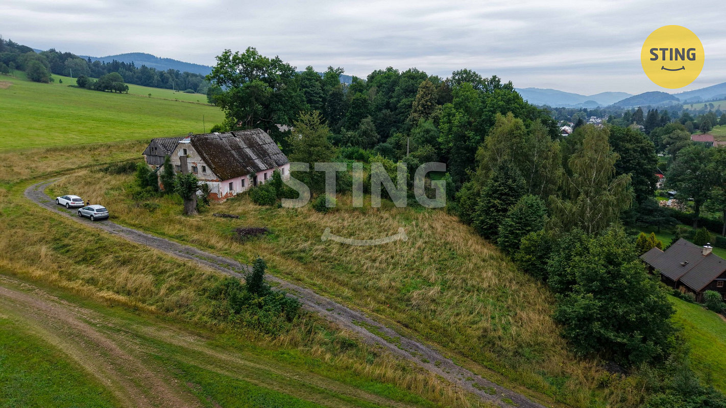 Prodej stavebního pozemku 1 424 m² – fotografie 2