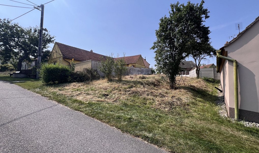 Prodej stavebního pozemku 705 m², Rouchovany – náhled fotky 2