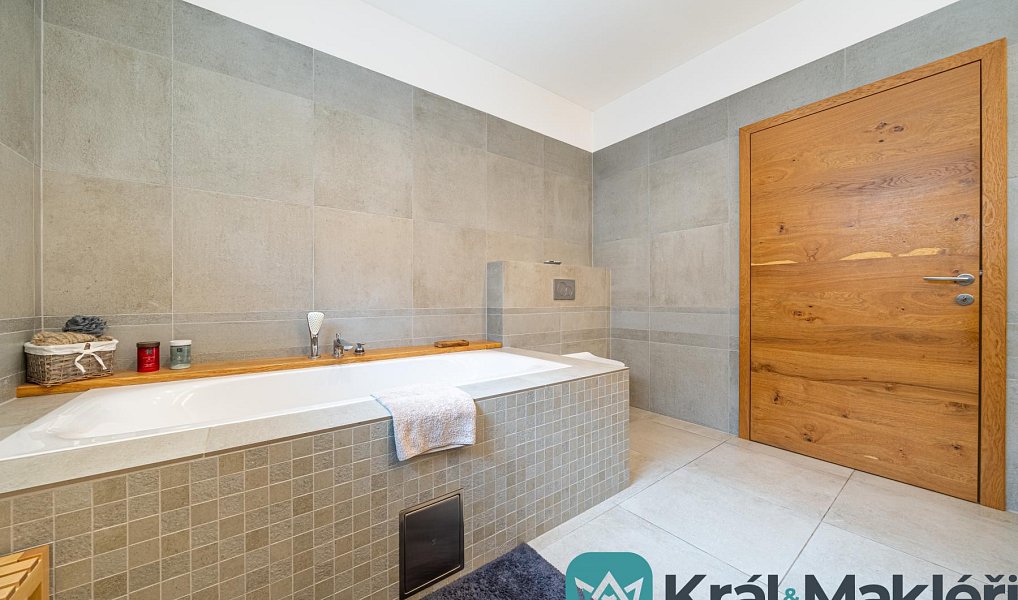Prodej domu 212 m² s pozemkem 304 m², Děčín – náhled fotky 12