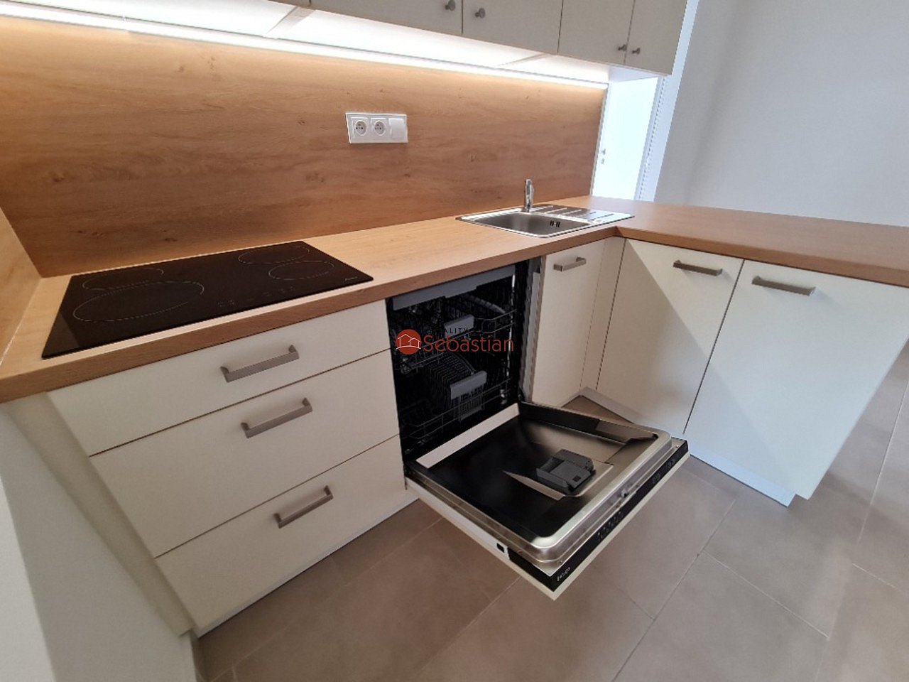 Pronájem bytu 2+1 59 m² – fotografie 5