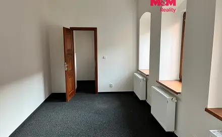 Pronájem kanceláře 40 m², Mírové náměstí, Louny