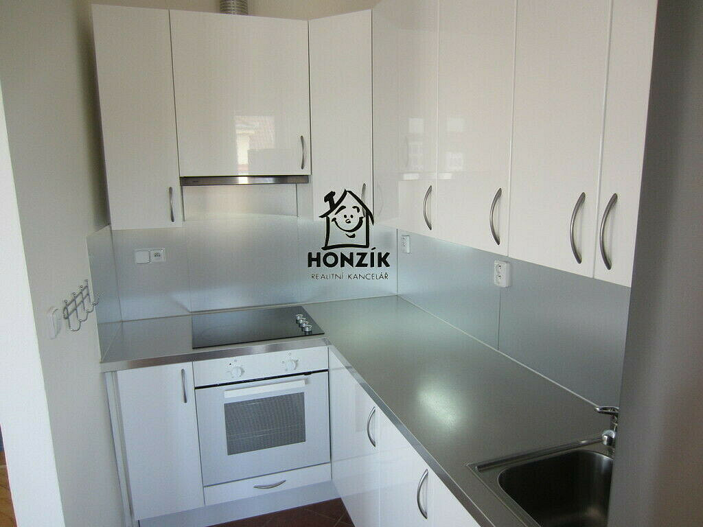 Pronájem bytu 1+kk 37 m²