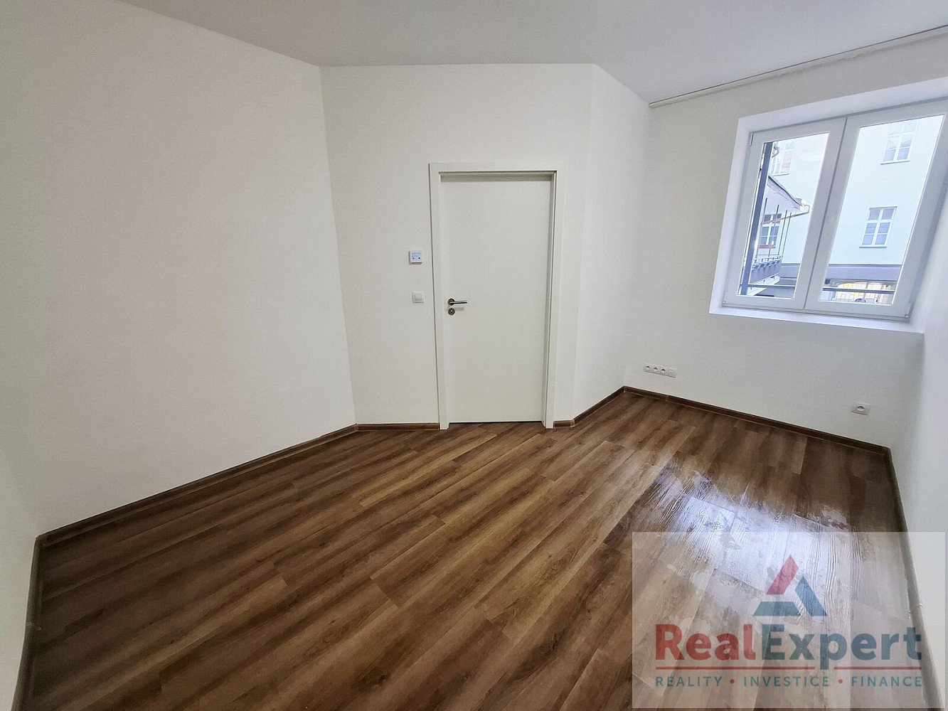 Pronájem bytu 2+kk 42 m² – pohled 6