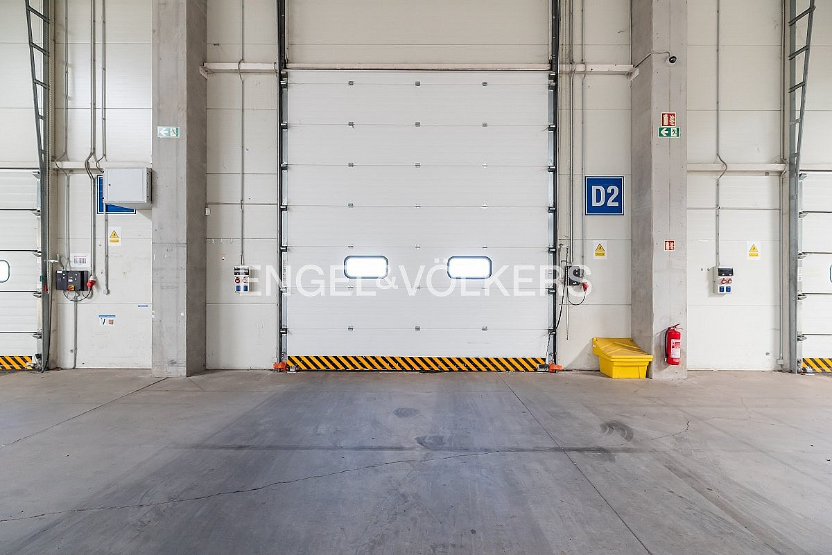 Pronájem výrobních prostor 6 513 m² – fotografie 4