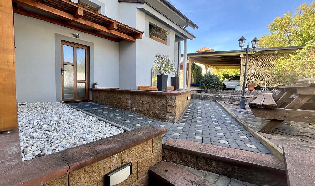Pronájem bytu 4+kk 82 m², Český Brod – fotka 1 z 33