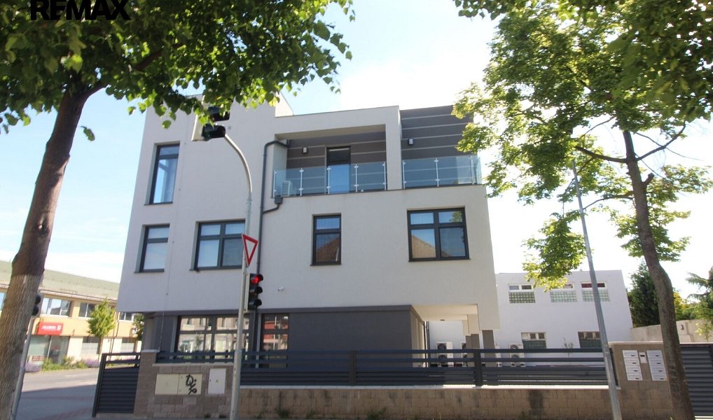 Pronájem komerčního objektu (jiného typu) 49 m², Praha – náhled fotky 23