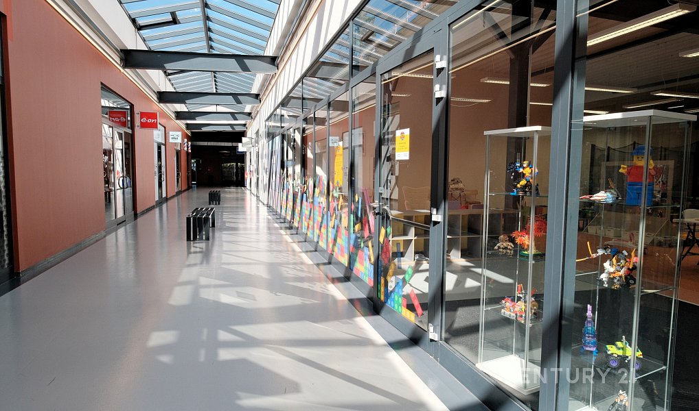 Pronájem obchodních prostor 208 m², Zlín – náhled fotky 3