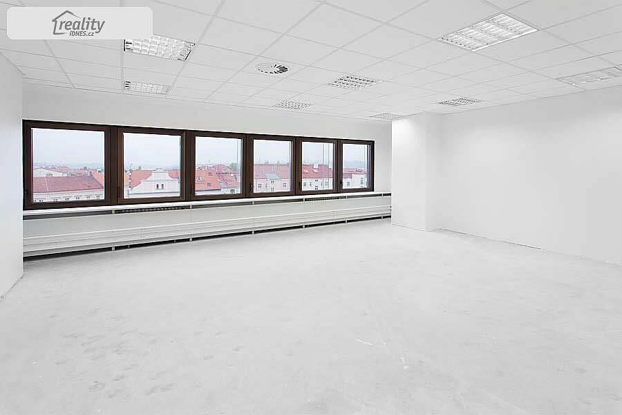 Pronájem kanceláře 617 m² – fotografie 3
