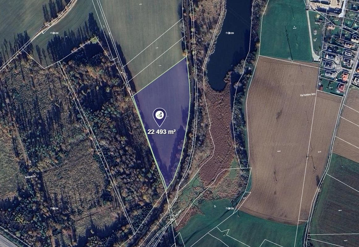 Zeme, 22493 m²