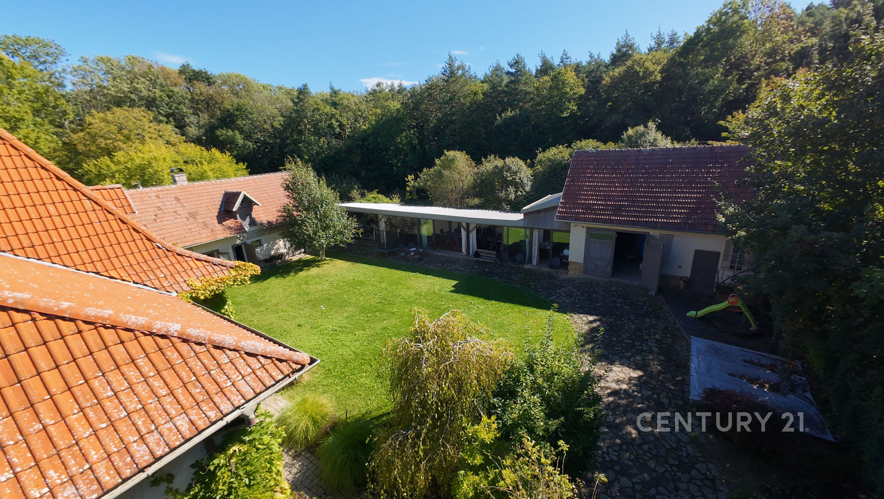 Prodej domu 600 m² s pozemkem 1 097 m²