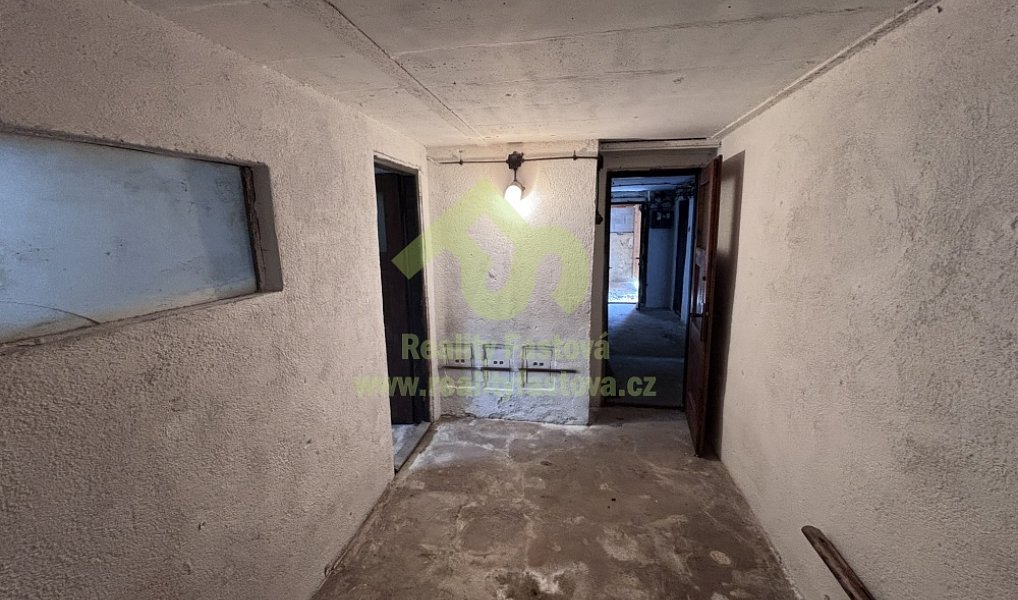 Prodej domu 228 m² s pozemkem 1 076 m², Rokycany – náhled fotky 47