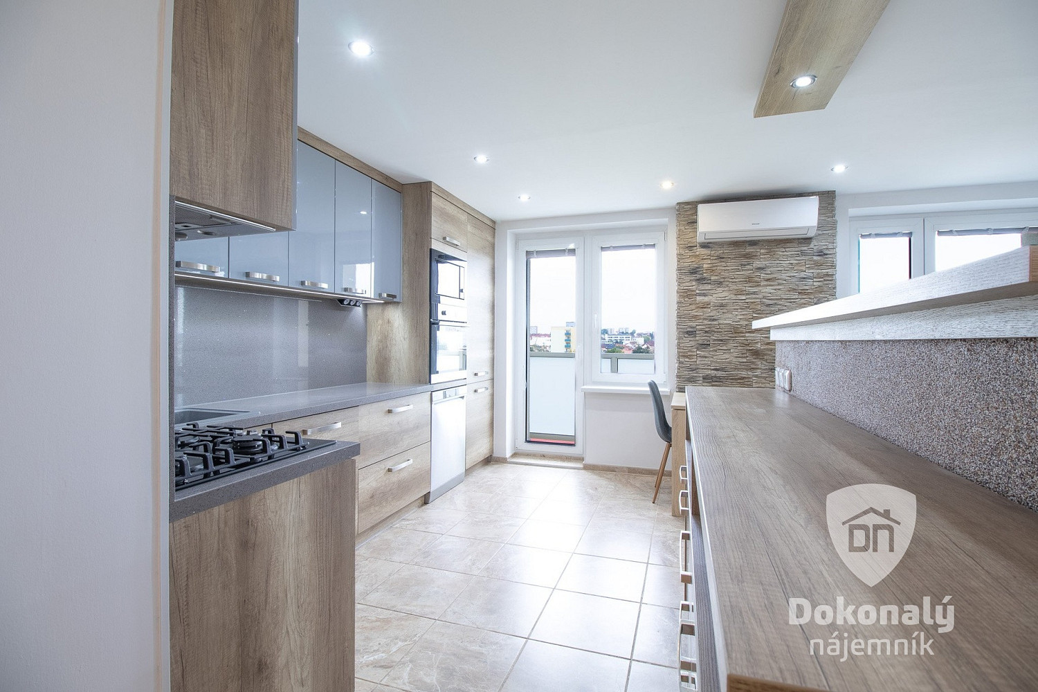 Pronájem bytu 3+kk 65 m² – fotografie 4