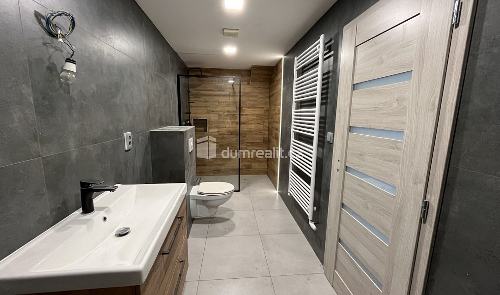 Prodej domu 204 m² s pozemkem 204 m², Modlany – náhled fotky 3