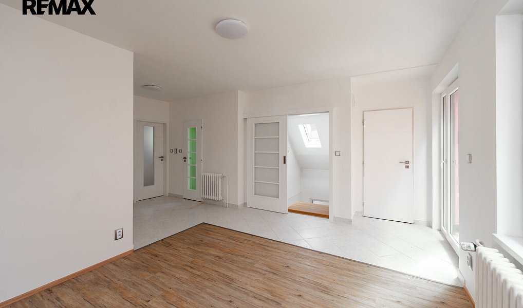 Prodej domu 300 m² s pozemkem 2 121 m², Měchenice – náhled fotky 25