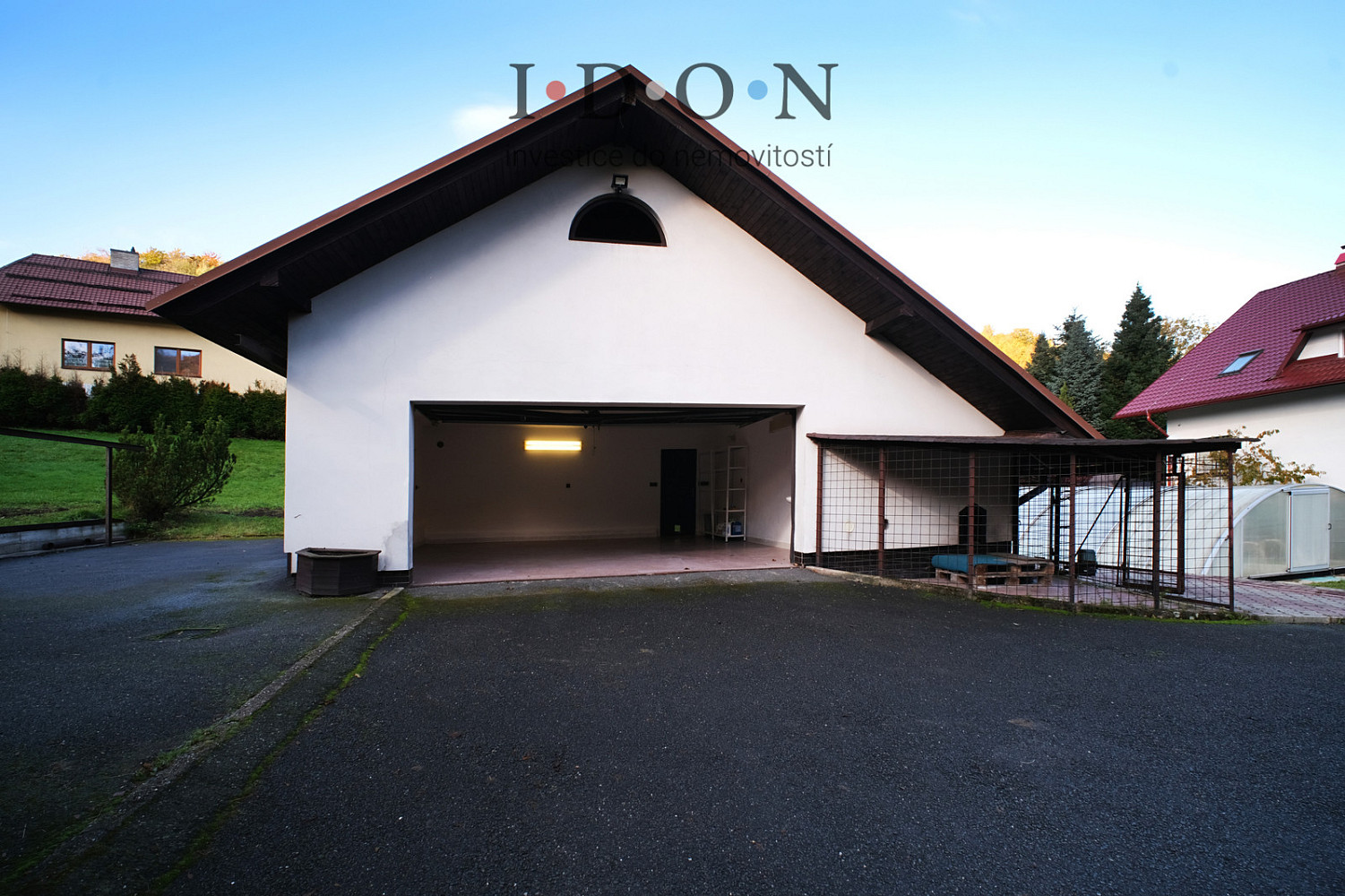 Prodej stavebního pozemku 2 694 m² – další