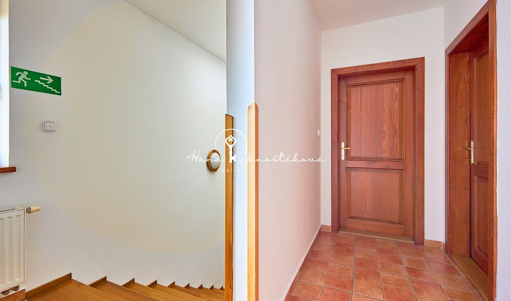 Prodej ubytovacího objektu 270 m², Český Krumlov – náhled fotky 15