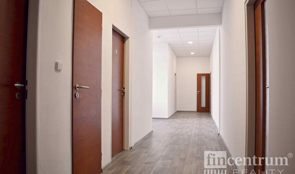 Pronájem kanceláře 36 m², Hodonín – náhled fotky 6