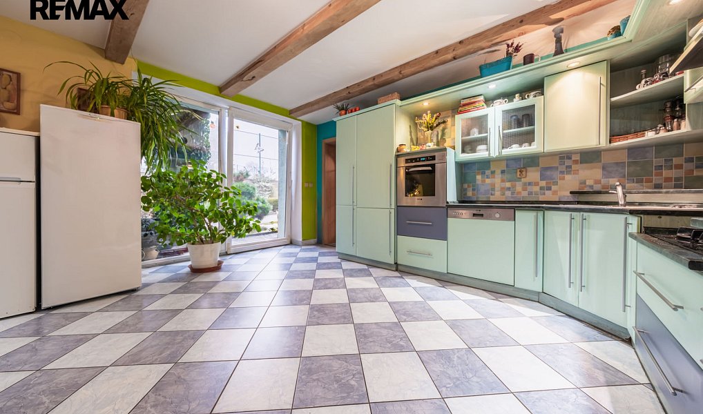 Prodej domu 350 m² s pozemkem 1 872 m², Spořice – náhled fotky 9