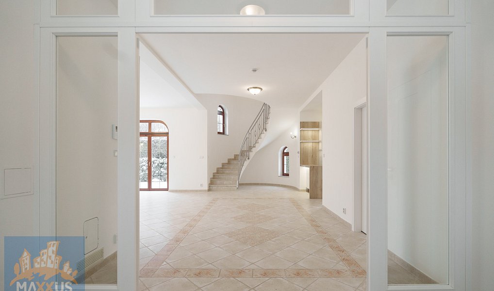 Pronájem domu 243 m² s pozemkem 484 m², Praha – náhled fotky 8