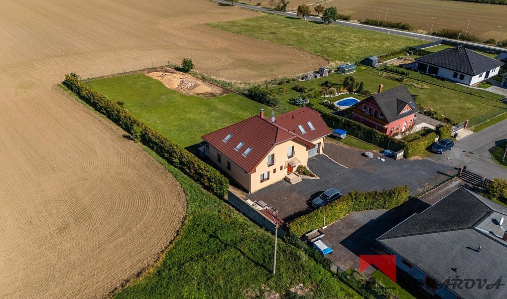 Prodej domu 346 m² s pozemkem 2 669 m², Újezd – náhled fotky 5