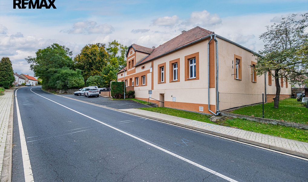 Prodej ubytovacího objektu 670 m², Zbrašín – náhled fotky 42