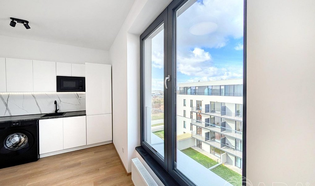 Pronájem bytu 1+kk 27 m², Plzeň – náhled fotky 2