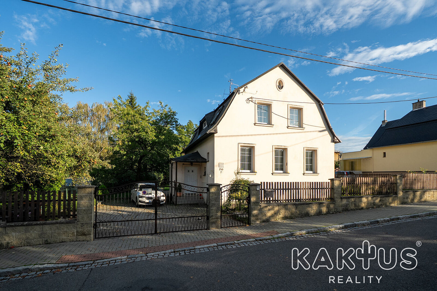 Prodej domu 193 m² s pozemkem 1 242 m² – fotografie 4