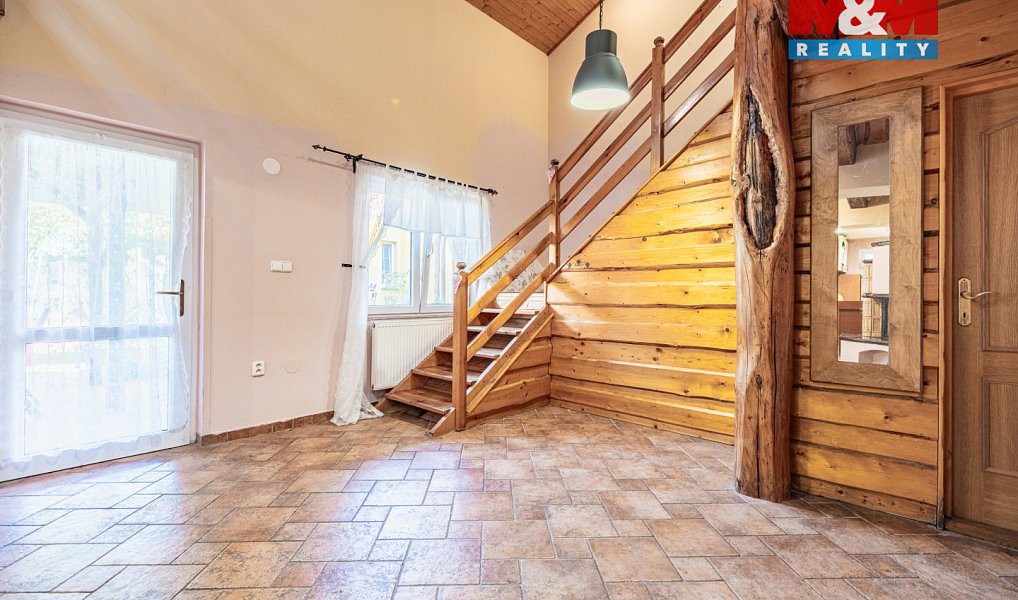 Prodej domu 370 m² s pozemkem 648 m², Mochov – náhled fotky 18