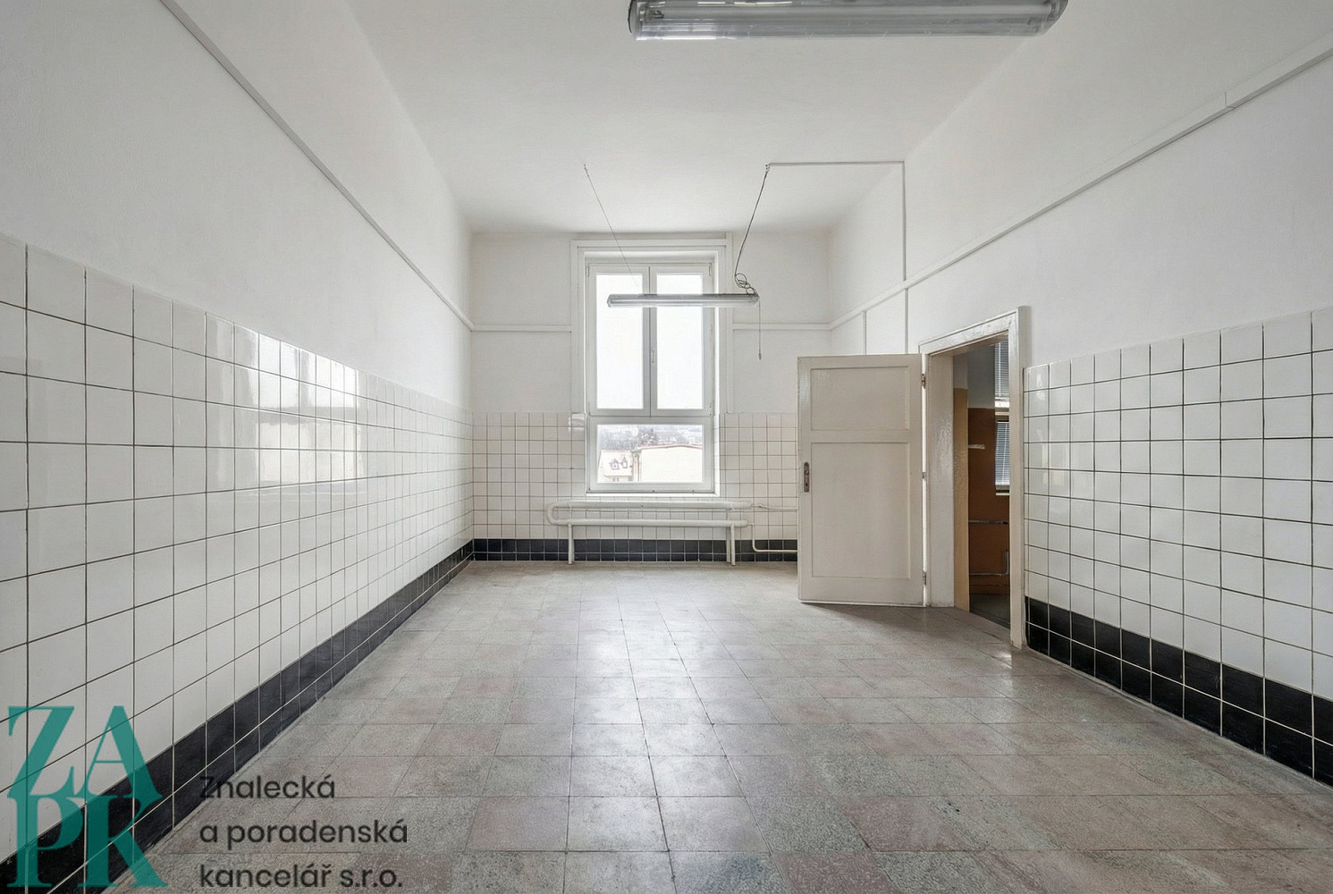 Pronájem kanceláře 173 m² – fotografie 3