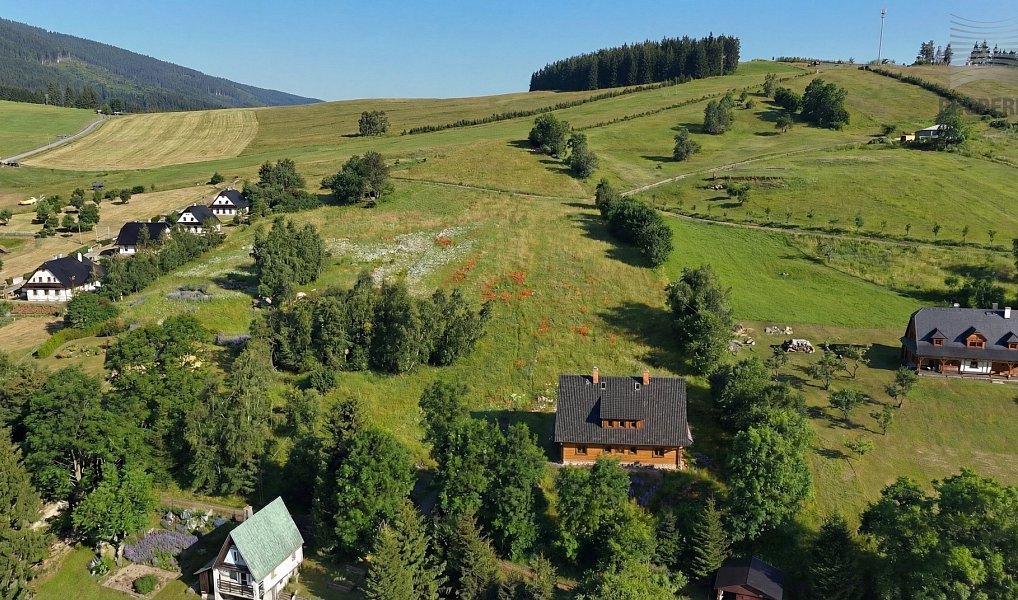 Prodej stavebního pozemku 840 m², Staré Město – náhled fotky 6