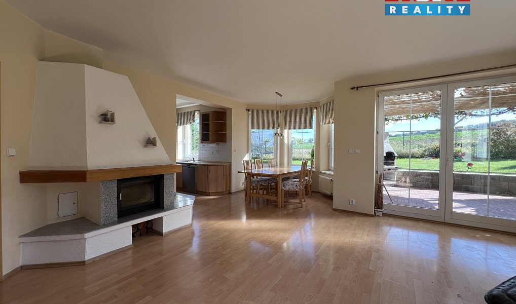 Prodej domu 200 m² s pozemkem 831 m², Panenské Břežany – náhled fotky 5