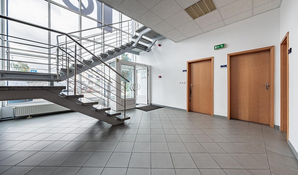 Pronájem kanceláře 51 m², Vestec – náhled fotky 6