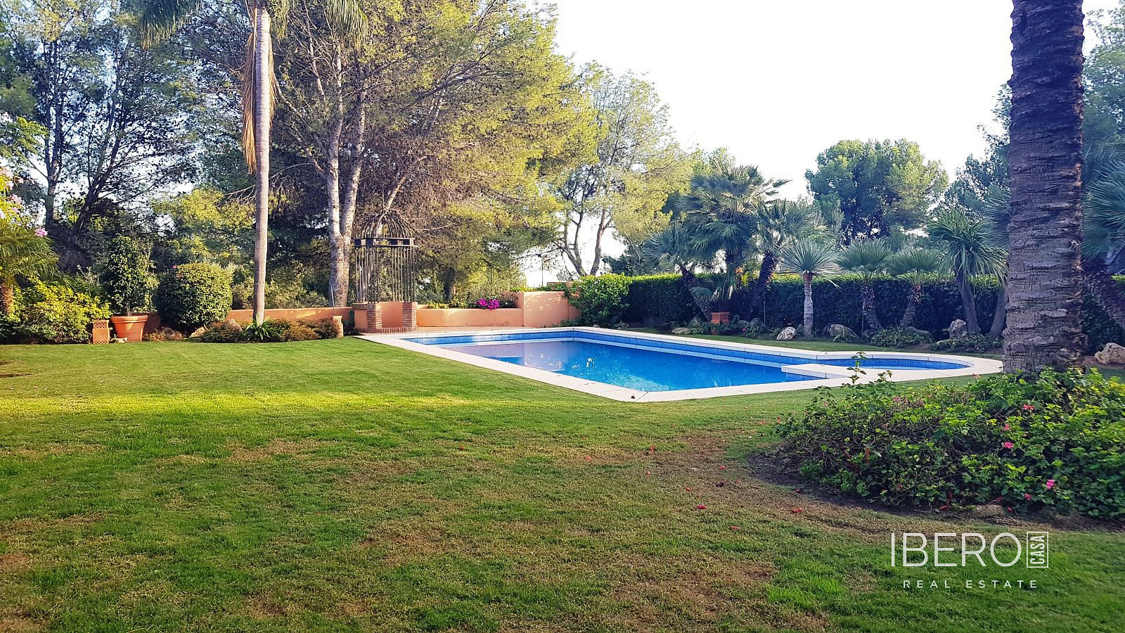 Prodej domu 828 m² s pozemkem 1 475 m² — photo 4