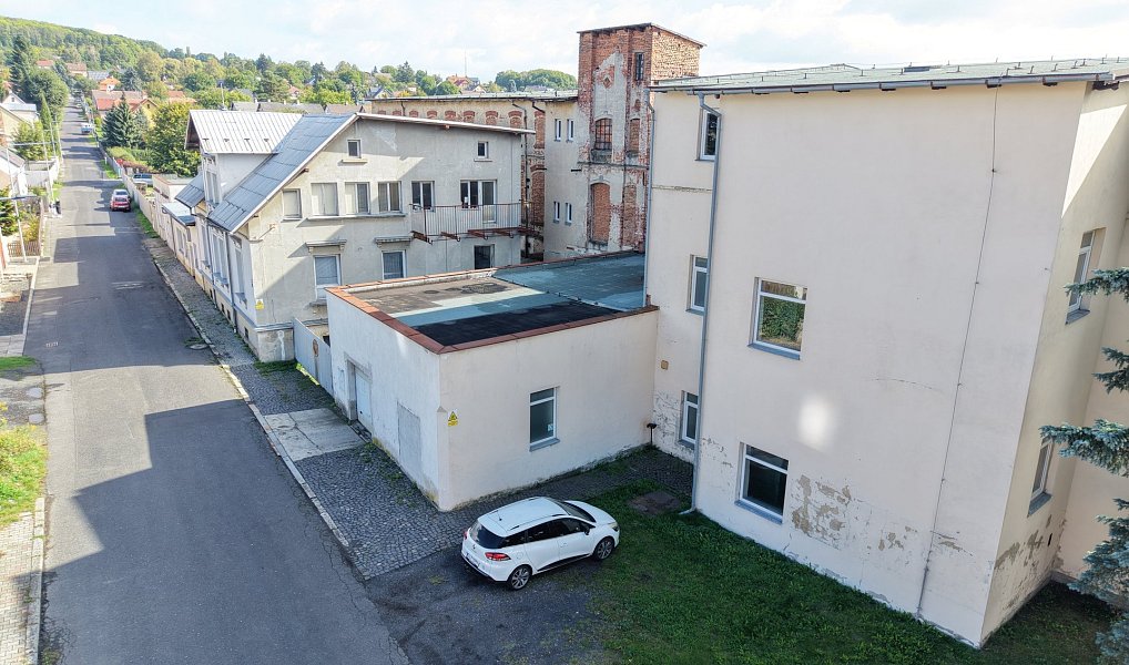 Prodej výrobních prostor 2 400 m², Varnsdorf – náhled fotky 2