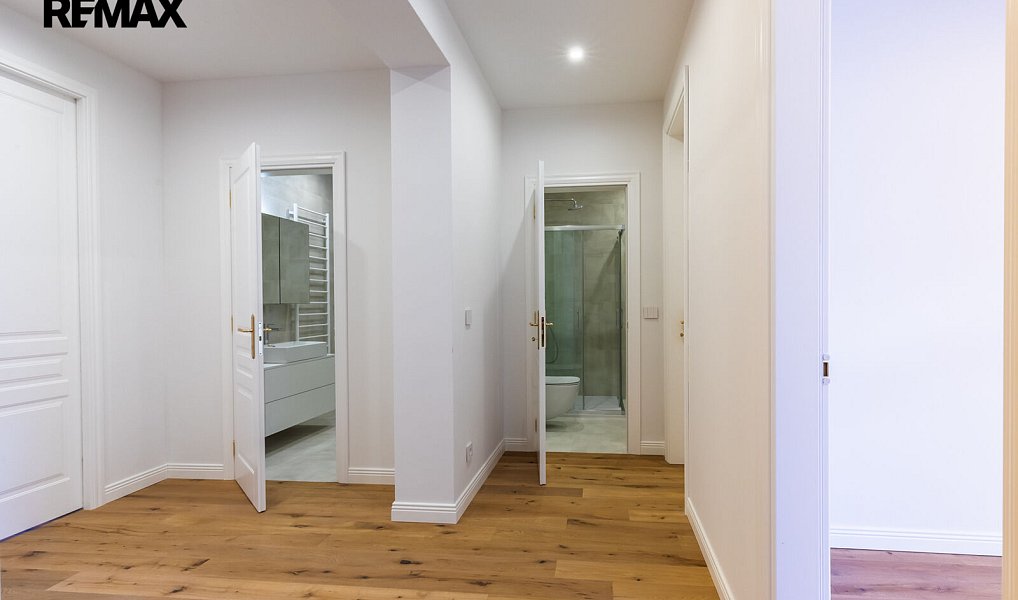 Pronájem bytu 4+kk 130 m², Praha – náhled fotky 15