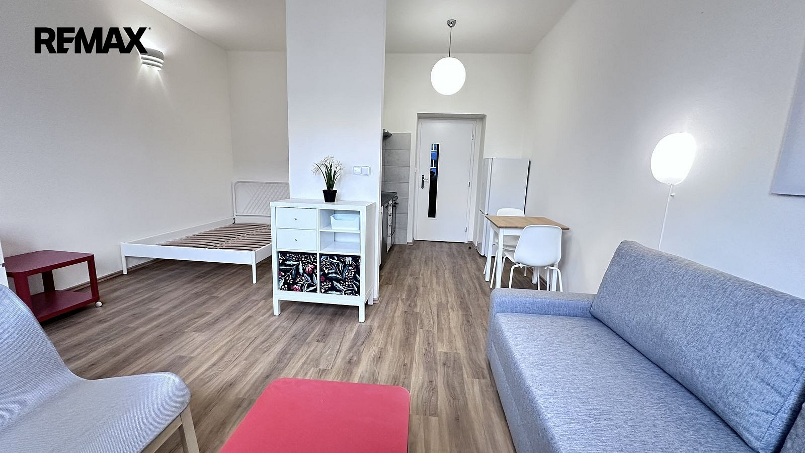 Pronájem bytu 1+kk 38 m²