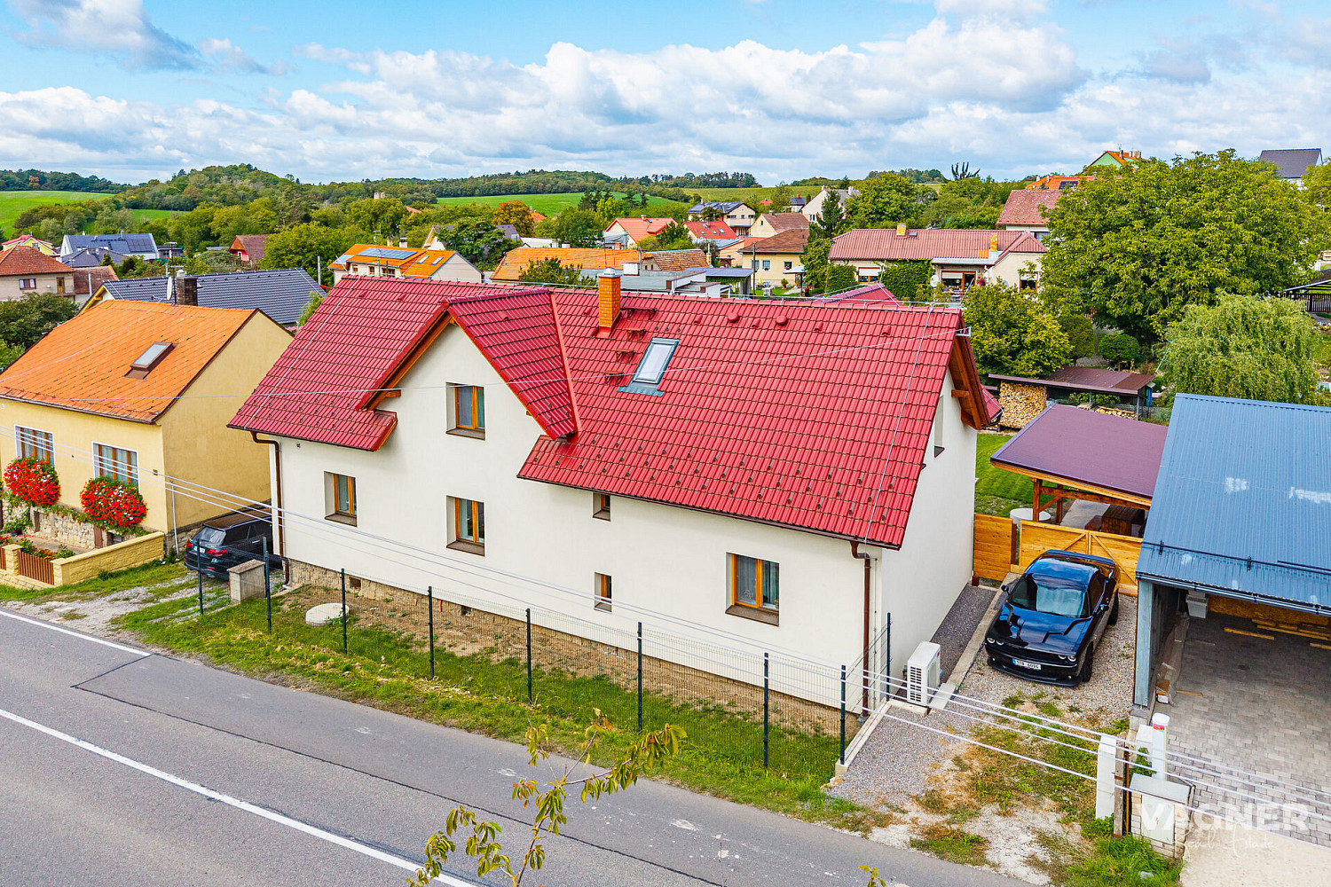 Prodej domu 169 m² s pozemkem 961 m² – fotografie 2