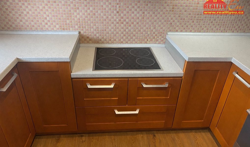 Prodej domu 177 m² s pozemkem 625 m², Mochov – náhled fotky 9
