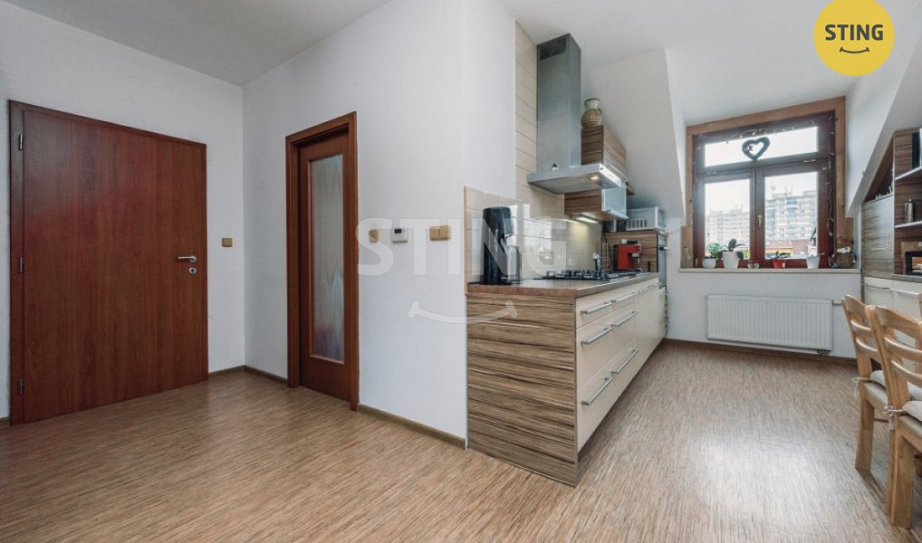Prodej domu 300 m² s pozemkem 214 m², Pardubice – náhled fotky 6