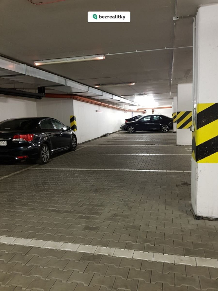 Prodej garáže 21 m2 – fotografie 3