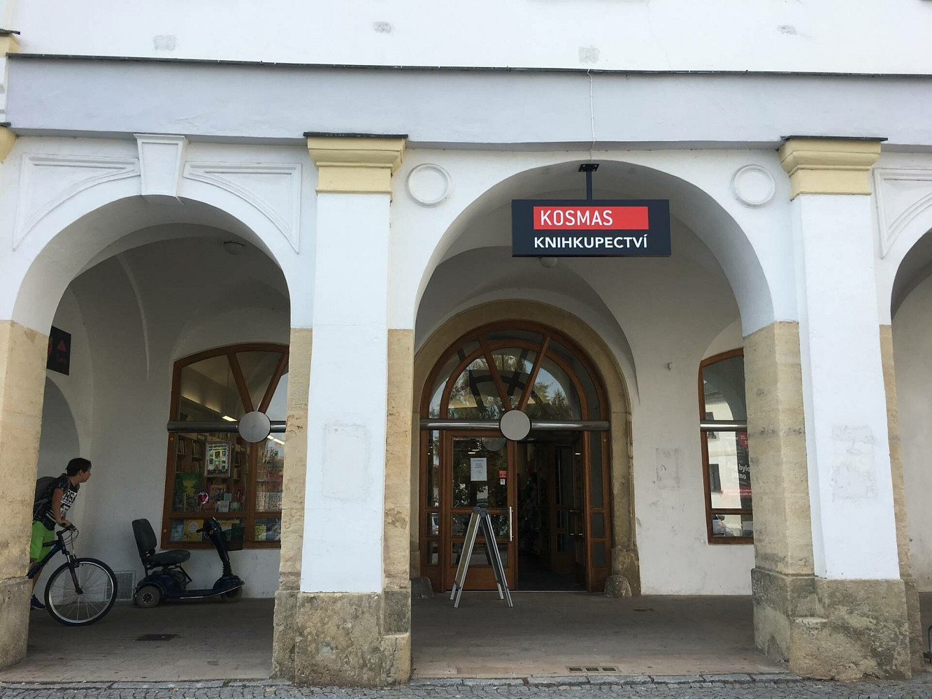 Pronájem kanceláře 188 m² – fotografie 2